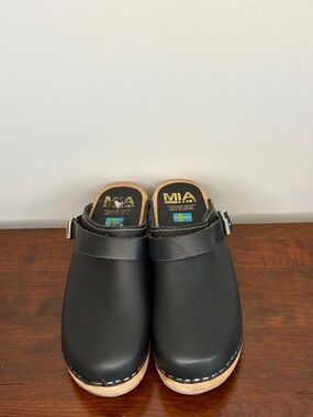 MIA Black Leather Clogs with Natural Wood Sole 39